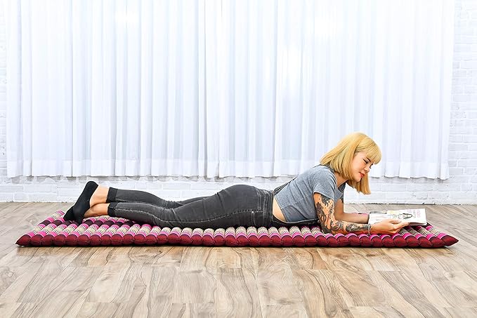 Leewadee - Foldable Floor Mattress - Japanese Roll Up Futon -Trifold Tatami Mat- Guest Floor Bed - Camping Mattress - Thai Massage Mat, Kapok Filled, 75 x 28 inches, Auburn Pink