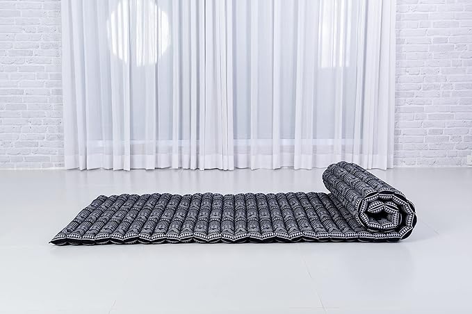 Leewadee - Foldable Floor Mattress - Japanese Roll Up Futon -Trifold Tatami Mat- Guest Floor Bed - Camping Mattress - Thai Massage Mat, Kapok Filled, 75 x 28 inches, Black White
