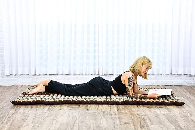Leewadee - Kapok Roll Mat – Handcrafted Folding Sleep & Relaxation Mattress from Thailand, Ideal as Guest Bed, Camping Mat, Yoga Mat or Traditional Futon, 75 x 39 inches, Brown