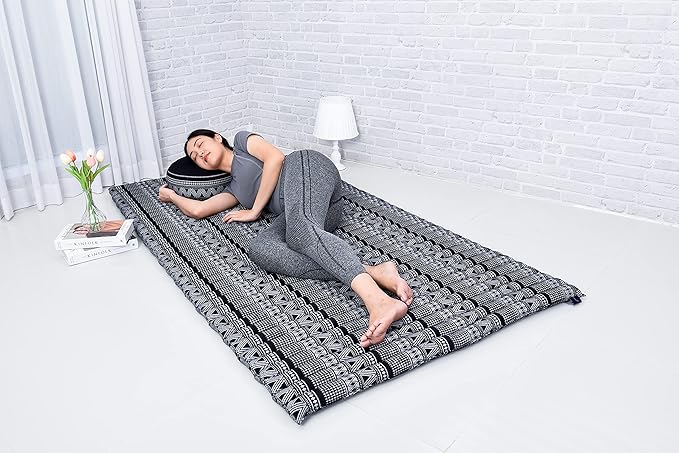Leewadee - Kapok Roll Mat – Handcrafted Folding Sleep & Relaxation Mattress from Thailand, Ideal as Guest Bed, Camping Mat, Yoga Mat or Traditional Futon, 75 x 39 inches, Black White