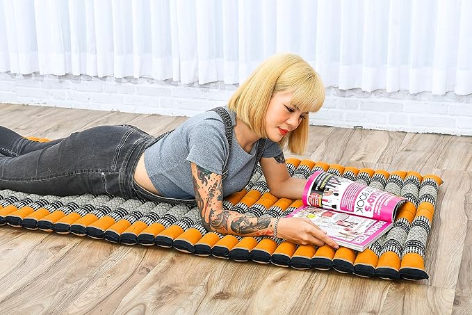 Leewadee - Foldable Floor Mattress - Japanese Roll Up Futon -Trifold Tatami Mat- Guest Floor Bed - Camping Mattress - Thai Massage Mat, Kapok Filled, 75 x 28 inches, Black Orange