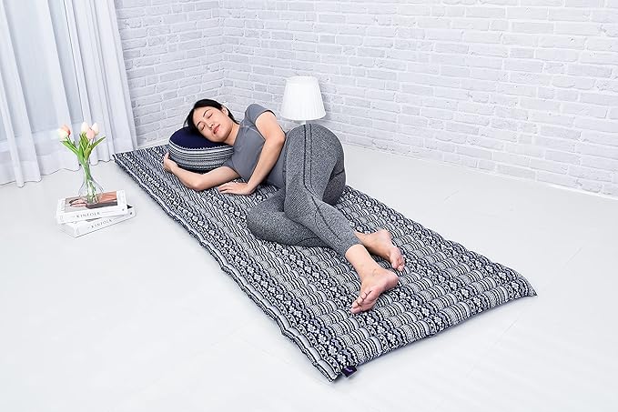 Leewadee - Foldable Floor Mattress - Japanese Roll Up Futon -Trifold Tatami Mat- Guest Floor Bed - Camping Mattress - Thai Massage Mat, Kapok Filled, 75 x 28 inches, Blue White