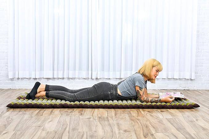 Leewadee - Foldable Floor Mattress - Japanese Roll Up Futon -Trifold Tatami Mat- Guest Floor Bed - Camping Mattress - Thai Massage Mat, Kapok Filled, 75 x 28 inches, Brown Green