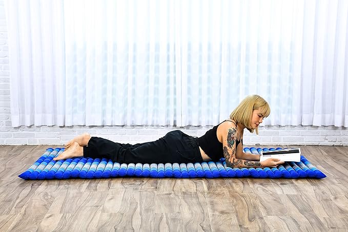 Leewadee - Kapok Roll Mat – Handcrafted Folding Sleep & Relaxation Mattress from Thailand, Ideal as Guest Bed, Camping Mat, Yoga Mat or Traditional Futon, 75 x 39 inches, Blue