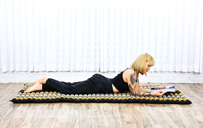 Leewadee - Kapok Roll Mat – Handcrafted Folding Sleep & Relaxation Mattress from Thailand, Ideal as Guest Bed, Camping Mat, Yoga Mat or Traditional Futon, 75 x 39 inches, Black Orange