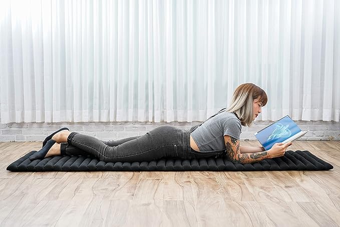 Leewadee - Foldable Floor Mattress - Japanese Roll Up Futon -Trifold Tatami Mat- Guest Floor Bed - Camping Mattress - Thai Massage Mat, Kapok Filled, 75 x 20 inches, Black