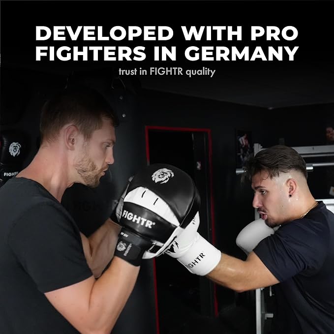 FIGHTR® Premium Punching Mitts - Ideal Padding & Stability | Boxing Mitts for Martial Arts incl. Carry Bag | Focus Pads for Boxing, MMA, Muay Thai, etc.