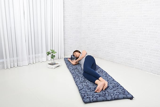 Leewadee - Foldable Floor Mattress - Japanese Roll Up Futon -Trifold Tatami Mat- Guest Floor Bed - Camping Mattress - Thai Massage Mat, Kapok Filled, 75 x 28 inches, Blue White