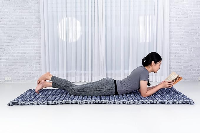 Leewadee - Foldable Floor Mattress - Japanese Roll Up Futon -Trifold Tatami Mat- Guest Floor Bed - Camping Mattress - Thai Massage Mat, Kapok Filled, 75 x 28 inches, Blue White