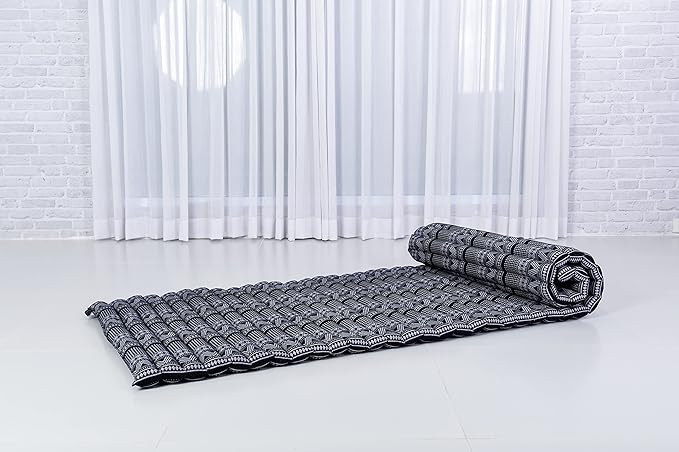 Leewadee - Foldable Floor Mattress - Japanese Roll Up Futon -Trifold Tatami Mat- Guest Floor Bed - Camping Mattress - Thai Massage Mat, Kapok Filled, 75 x 28 inches, Black White
