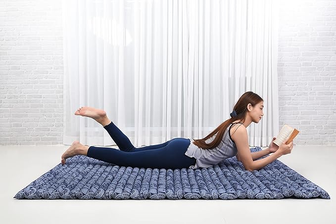 Leewadee - Foldable Floor Mattress - Japanese Roll Up Futon -Trifold Tatami Mat- Guest Floor Bed - Camping Mattress - Thai Massage Mat, Kapok Filled, 75 x 57 inches, Blue White