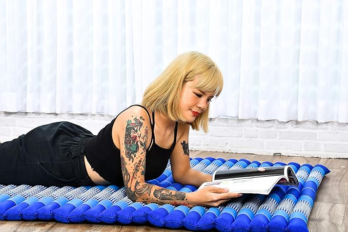 Leewadee - Kapok Roll Mat – Handcrafted Folding Sleep & Relaxation Mattress from Thailand, Ideal as Guest Bed, Camping Mat, Yoga Mat or Traditional Futon, 75 x 39 inches, Blue
