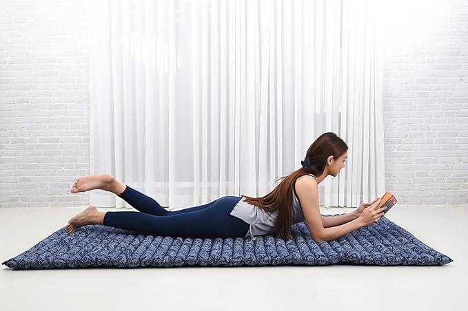 Leewadee - Kapok Roll Mat – Handcrafted Folding Sleep & Relaxation Mattress from Thailand, Ideal as Guest Bed, Camping Mat, Yoga Mat or Traditional Futon, 75 x 39 inches, Blue White