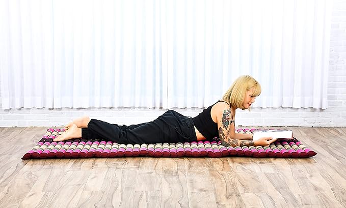 Leewadee - Kapok Roll Mat – Handcrafted Folding Sleep & Relaxation Mattress from Thailand, Ideal as Guest Bed, Camping Mat, Yoga Mat or Traditional Futon, 75 x 39 inches, Auburn Pink