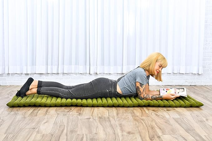 Leewadee - Foldable Floor Mattress - Japanese Roll Up Futon -Trifold Tatami Mat- Guest Floor Bed - Camping Mattress - Thai Massage Mat, Kapok Filled, 75 x 28 inches, Green