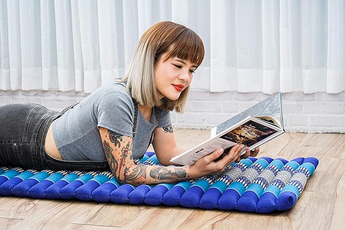 Leewadee - Foldable Floor Mattress - Japanese Roll Up Futon -Trifold Tatami Mat- Guest Floor Bed - Camping Mattress - Thai Massage Mat, Kapok Filled, 75 x 20 inches, Blue