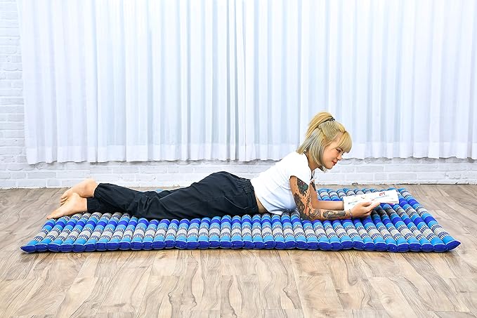 Leewadee - Foldable Floor Mattress - Japanese Roll Up Futon -Trifold Tatami Mat- Guest Floor Bed - Camping Mattress - Thai Massage Mat, Kapok Filled, 75 x 57 inches, Blue