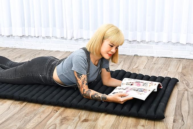 Leewadee - Foldable Floor Mattress - Japanese Roll Up Futon -Trifold Tatami Mat- Guest Floor Bed - Camping Mattress - Thai Massage Mat, Kapok Filled, 75 x 28 inches, Black