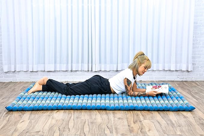 Leewadee - Foldable Floor Mattress - Japanese Roll Up Futon -Trifold Tatami Mat- Guest Floor Bed - Camping Mattress - Thai Massage Mat, Kapok Filled, 75 x 57 inches, Light Blue