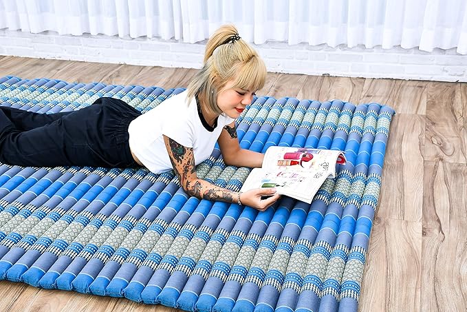 Leewadee - Foldable Floor Mattress - Japanese Roll Up Futon -Trifold Tatami Mat- Guest Floor Bed - Camping Mattress - Thai Massage Mat, Kapok Filled, 75 x 57 inches, Light Blue