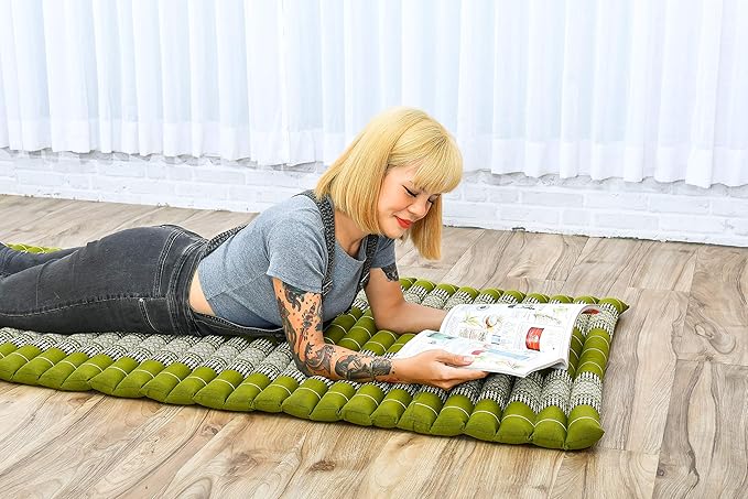 Leewadee - Foldable Floor Mattress - Japanese Roll Up Futon -Trifold Tatami Mat- Guest Floor Bed - Camping Mattress - Thai Massage Mat, Kapok Filled, 75 x 28 inches, Green